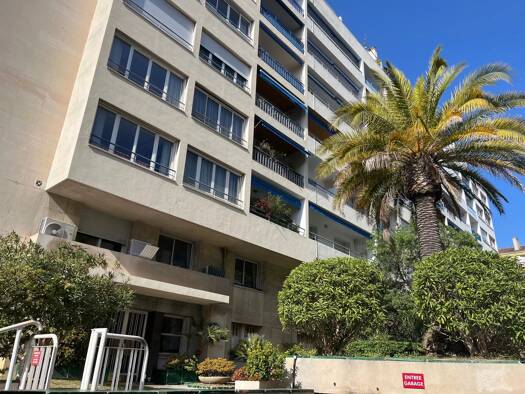 Appartement à vendre 443 000 € 4 pièces 3 chambres 113,4 m² Étage 4/9 Saint Giniez Marseille 8ème arrondissement 13008