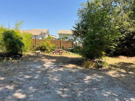 Terrain constructible à vendre 226 800 € 810 m² de terrain Sud Martignas-sur-Jalle 33127