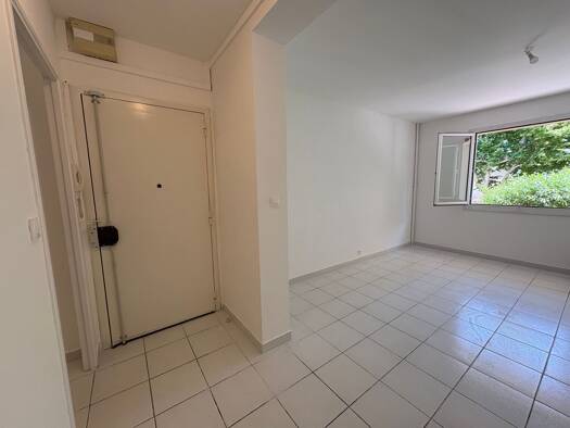 Appartement à louer 1 091 € 3 pièces 2 chambres 58,65 m² RDC/5 Sainte Anne Marseille 8ème arrondissement 13008