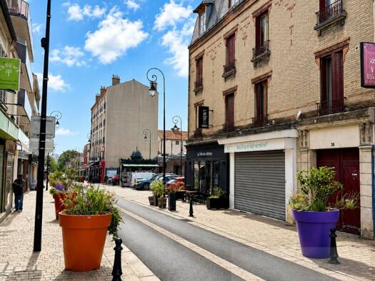Appartement à louer 1 100 € 3 pièces 2 chambres 54 m² Étage 2/3 Marne Neuilly-Plaisance 93360
