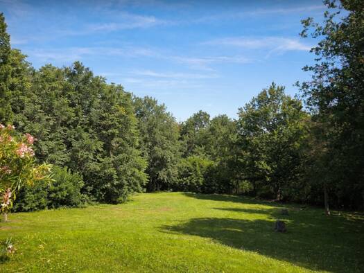 Terrain constructible viabilisé à vendre 215 000 € 1 000 m² de terrain Vigoulet-Auzil 31320