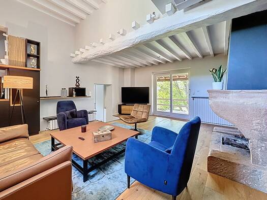 Maison à vendre 799 000 € 6 pièces 4 chambres 180 m² 3 800 m² de terrain Charnay 69380