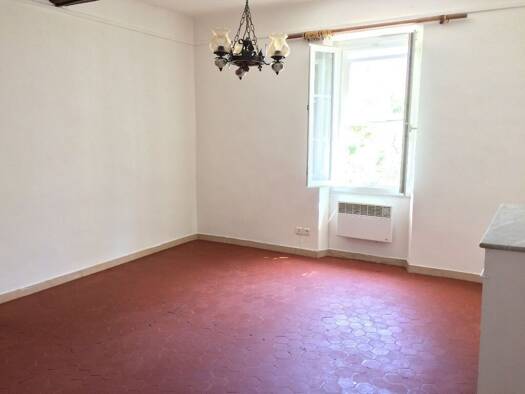 Appartement à louer 689 € 2 pièces 1 chambre 47,5 m² 1er étage La Ville Bandol 83150