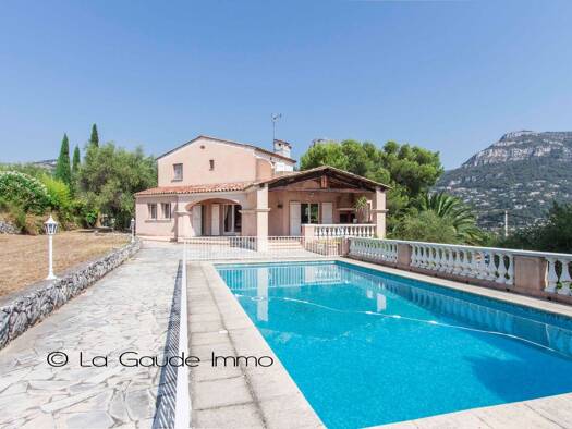 Maison à vendre 840 000 € 6 pièces 4 chambres 163 m² 2 842 m² de terrain La Gaude 06610