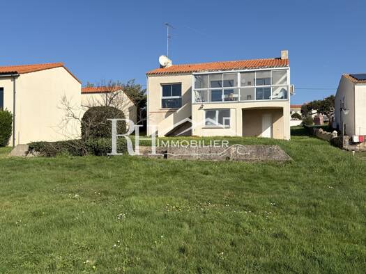 Maison à vendre 330 000 € 5 pièces 4 chambres 115 m² 1 760 m² de terrain Brem-sur-Mer 85470