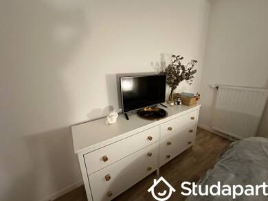 Appartement à louer 700 € 1 pièce 2 chambres 11 m² 1er étage Le Pré Gentil Rosny-sous-Bois 93110