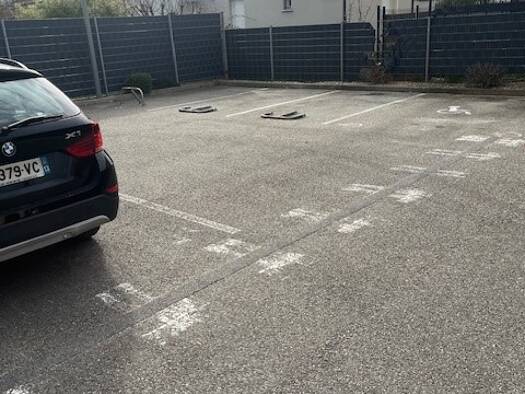 Parking à louer 17 € 20 m² Sud Est Vedène 84270