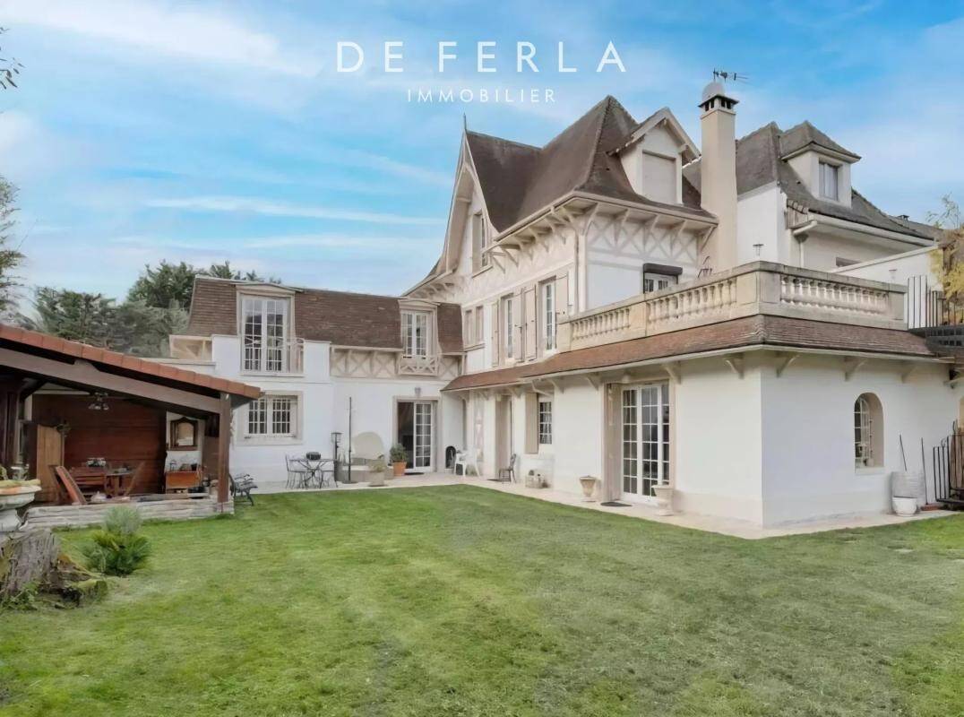 Maison à vendre, 225m², SAINT MAUR DES FOSSES