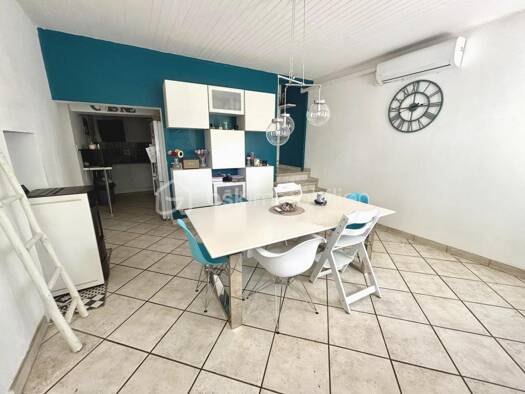 Maison de ville à vendre 199 000 € 7 pièces 4 chambres 170 m² Donzère 26290