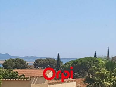 Appartement à louer 900 € 4 pièces 3 chambres 63 m² La Ville Bandol 83150