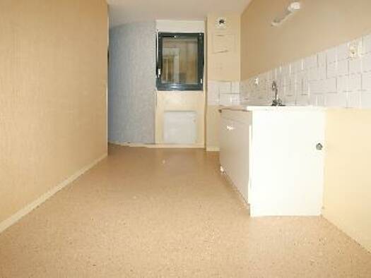 Appartement à louer 514 € 3 pièces 2 chambres 74 m² 2ème étage Centre Ville Issoudun 36100