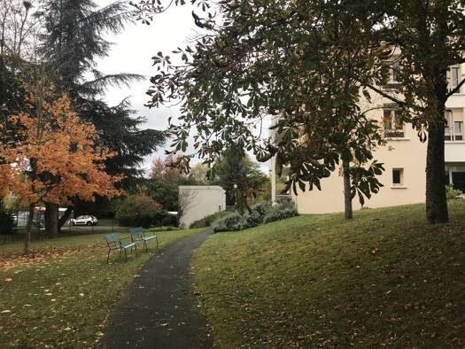 Appartement à louer 650 € 2 pièces 1 chambre 46 m² 4 étages Delessert-Saint Louis-Nantilly Saumur 49400