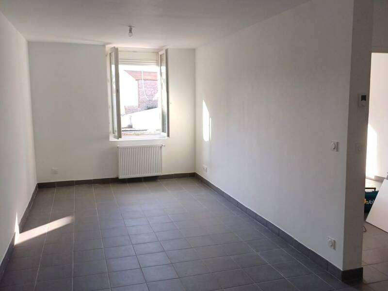 Maison à louer, 70m², UNIEUX