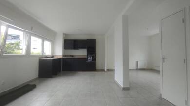 Duplex à louer 1 115 € 4 pièces 3 chambres 84 m² 1er étage Centre Meyzieu 69330