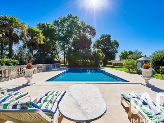 Demeure en viager 334 000 € 6 pièces 5 chambres 230 m² 6 000 m² de terrain Saint-Vivien-de-Médoc 33590
