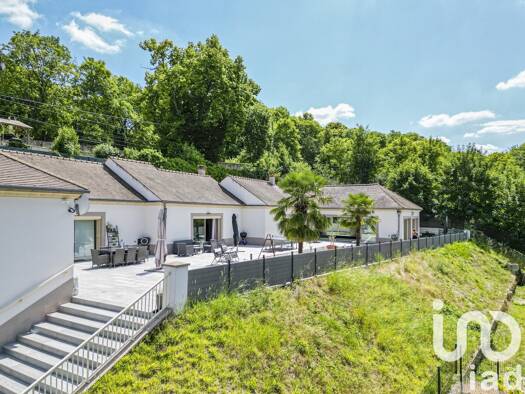 Demeure à vendre 1 290 000 € 7 pièces 3 chambres 294 m² 7 505 m² de terrain Le Haut de l'Isle-Adam L'Isle-Adam 95290