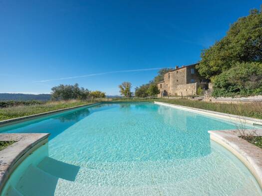 Villa à vendre 1 650 000 € 12 pièces 6 chambres 480 m² 60 000 m² de terrain Cucuron 84160