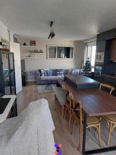 Appartement à louer 1 700 € 4 pièces 3 chambres 77 m² 4ème étage Langevin Saint-Cyr-l'École 78210