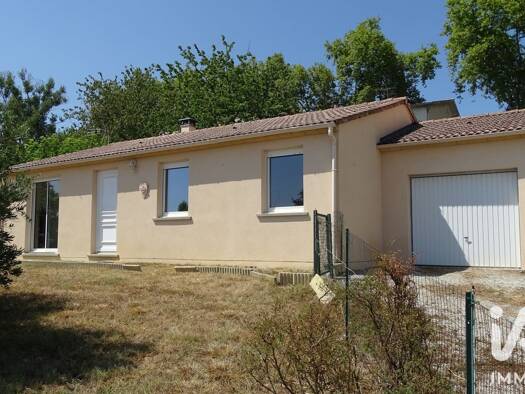Maison de plain-pied à vendre 179 000 € 4 pièces 3 chambres 90 m² 757 m² de terrain Puylaurens 81700
