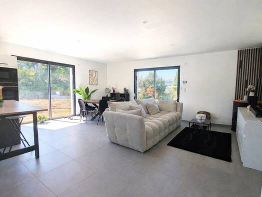 Maison de plain-pied à vendre 329 000 € 4 pièces 3 chambres 114 m² 1 074 m² de terrain Saint-Vallier 26240