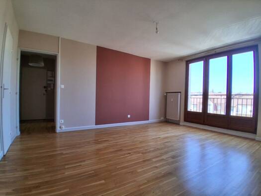 Appartement à louer 740 € 2 pièces 1 chambre 51,9 m² 4ème étage Saint Julien-Darnus Auxerre 89000