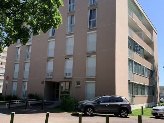 Appartement à vendre 134 000 € 3 pièces 2 chambres 74,89 m² RDC/4 Meaux 77100