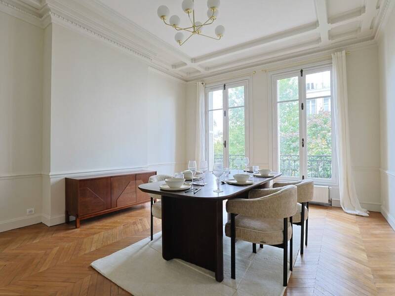 Maison à louer, 236m², PARIS 16E