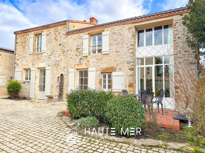 Maison à vendre, 318m², TALMONT SAINT HILAIRE