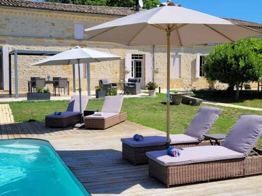 Maison à vendre 821 600 € 10 pièces 7 chambres 420 m² 5 000 m² de terrain Sainte-Colombe 33350