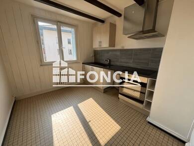 Appartement à louer 886 € 3 pièces 2 chambres 55,7 m² 2ème étage Centre Ouest Saint-Pierre-en-Faucigny 74800