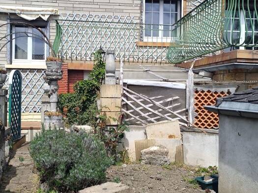 Maison à vendre 218 000 € 1 pièce 1 chambre 142 m² 323 m² de terrain Ceyrat Ceyrat 63122