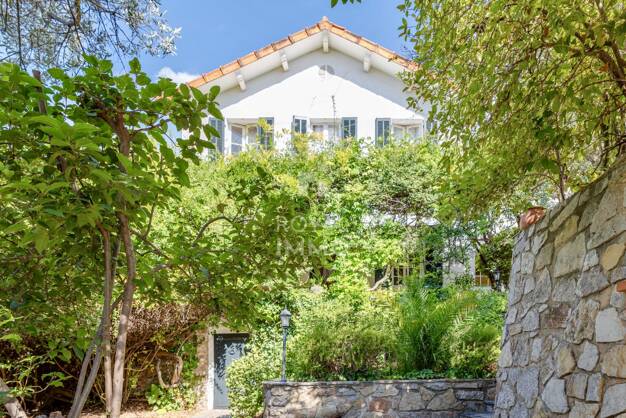 Villa à vendre 1 660 000 € 11 pièces 6 chambres 320 m² 3 200 m² de terrain Valette Nord La Valette du Var 83160