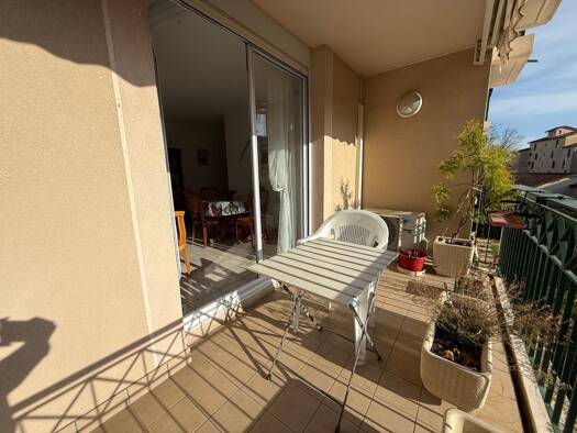 Appartement à vendre 300 000 € 3 pièces 2 chambres 74 m² RDC Craponne 69290