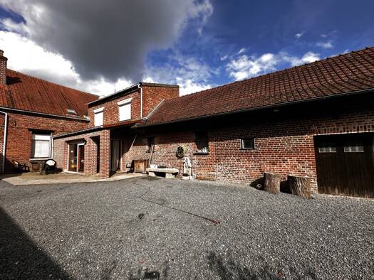 Ferme à vendre 349 000 € 8 pièces 5 chambres 223 m² 3 869 m² de terrain Sud Lallaing 59167