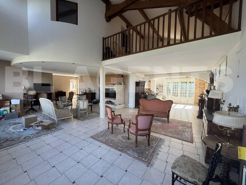 Maison à vendre, 300m², SAINT JEAN LES DEUX JUMEAUX