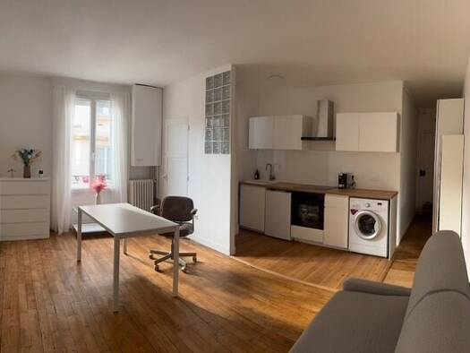 Appartement à louer 1 050 € 1 pièce 28 m² Étage 5/7 Jean Moulin-Porte d'Orléans Paris 14ème 75014