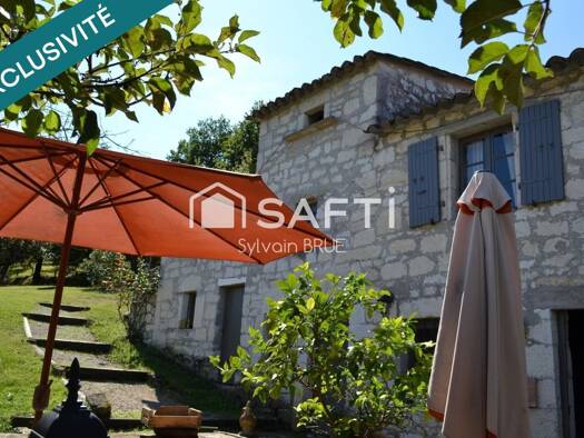 Ferme à vendre 396 000 € 8 pièces 4 chambres 160 m² 229 000 m² de terrain Vazerac 82220