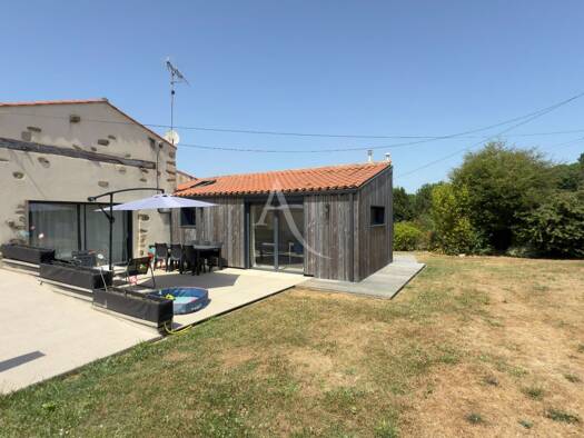 Maison à vendre 279 000 € 5 pièces 3 chambres 100 m² 657 m² de terrain Nesmy 85310