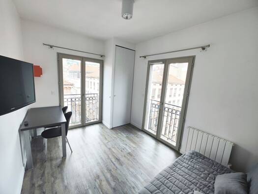 Appartement à louer 960 € 2 pièces 1 chambre 29 m² Étage 2/6 Ainay Lyon 2ème arrondissement 69002