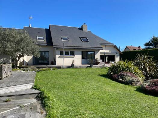 Maison à vendre 1 100 000 € 8 pièces 6 chambres 200 m² 3 512 m² de terrain Hermanville-sur-Mer 14880