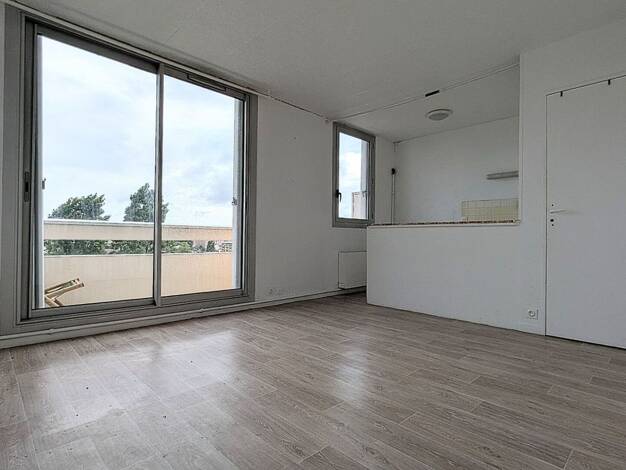 Appartement à vendre 89 000 € 1 pièce 26 m² Étage 9/9 L'Avenir-La Cerisaie Stains 93240
