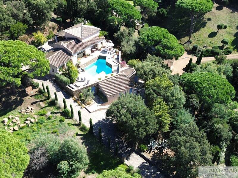 Maison à vendre, 261m², LA CROIX VALMER