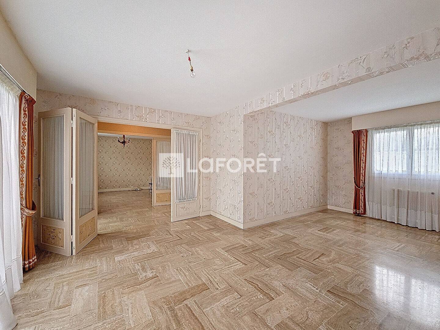 Maison à vendre, 120m², SAINT MAUR DES FOSSES