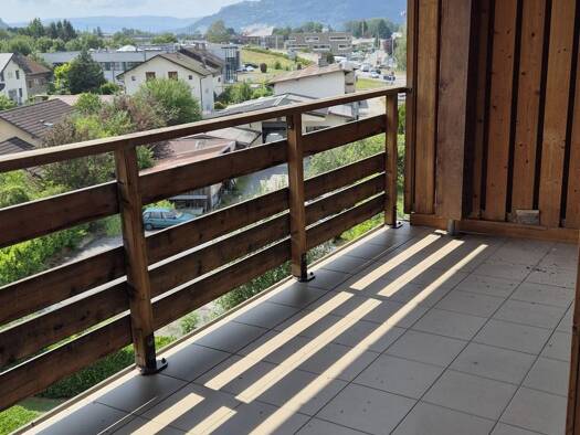 Appartement à vendre 250 000 € 4 pièces 3 chambres 81 m² Étage 4/4 Nord Scionzier 74950