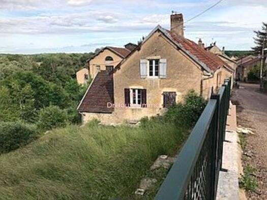 Maison à vendre 65 000 € 10 pièces 4 chambres 205 m² 595 m² de terrain Savoyeux 70130