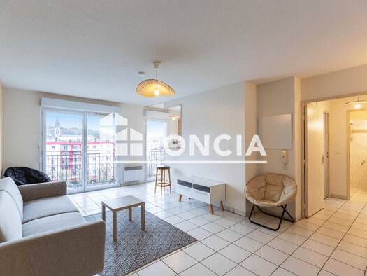 Appartement à louer 650 € 2 pièces 1 chambre 47,7 m² 5ème étage Ophite-Chantecler Lourdes 65100