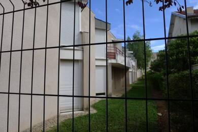 Appartement à louer 370 € 1 pièce 17 m² Étage 1/2 Abattoirs Dijon 21000