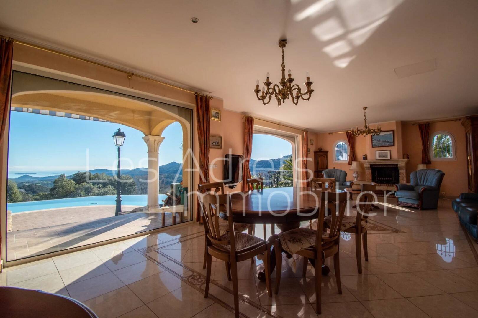 Maison à vendre, 194m², LES ADRETS DE L'ESTEREL