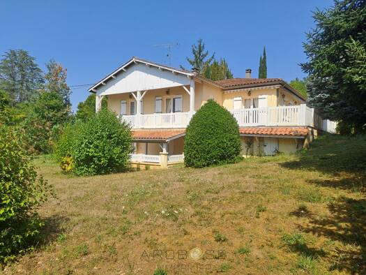 Maison à vendre 180 000 € 6 pièces 4 chambres 156 m² 2 715 m² de terrain Aiguillon 47190