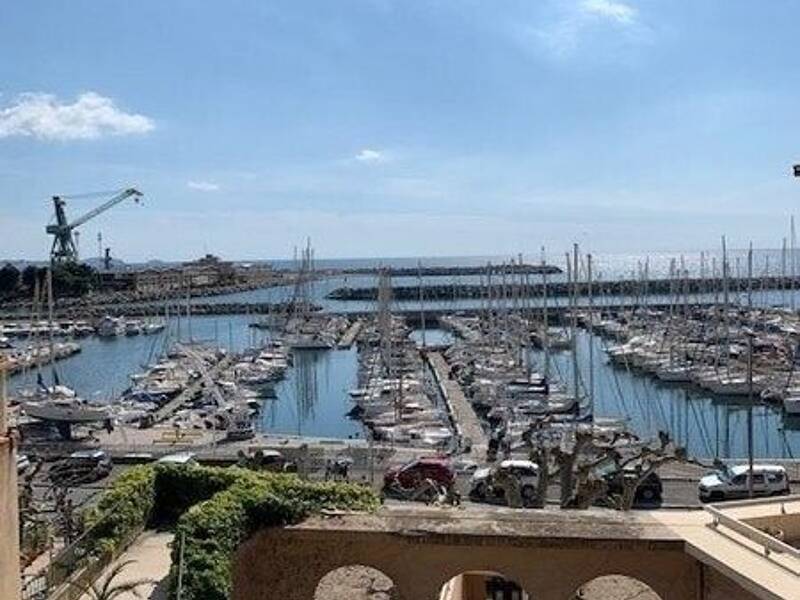 Maison à louer, 167m², MARSEILLE 16E